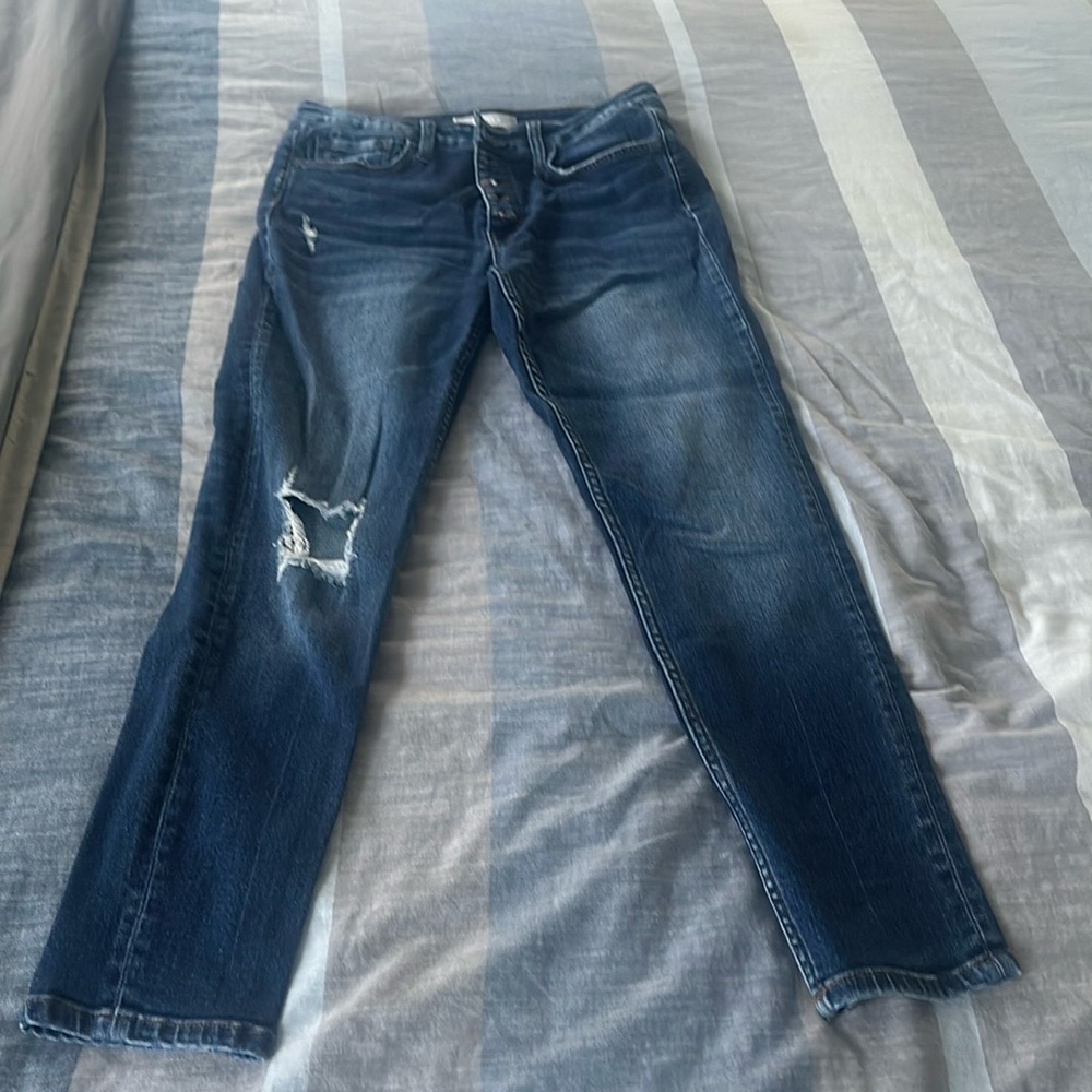 Vervet size 30, button fly, skinny, distressed